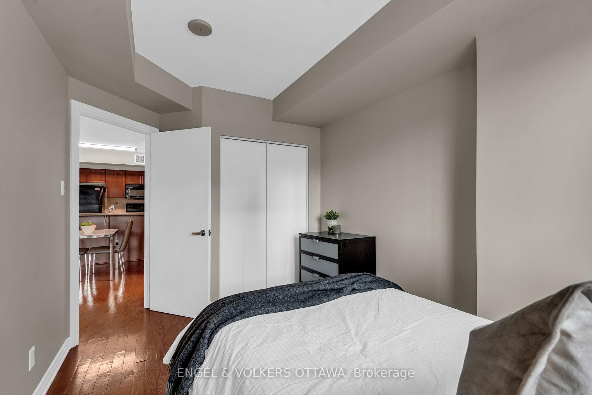 200 Rideau Street Unit 407 photo 18