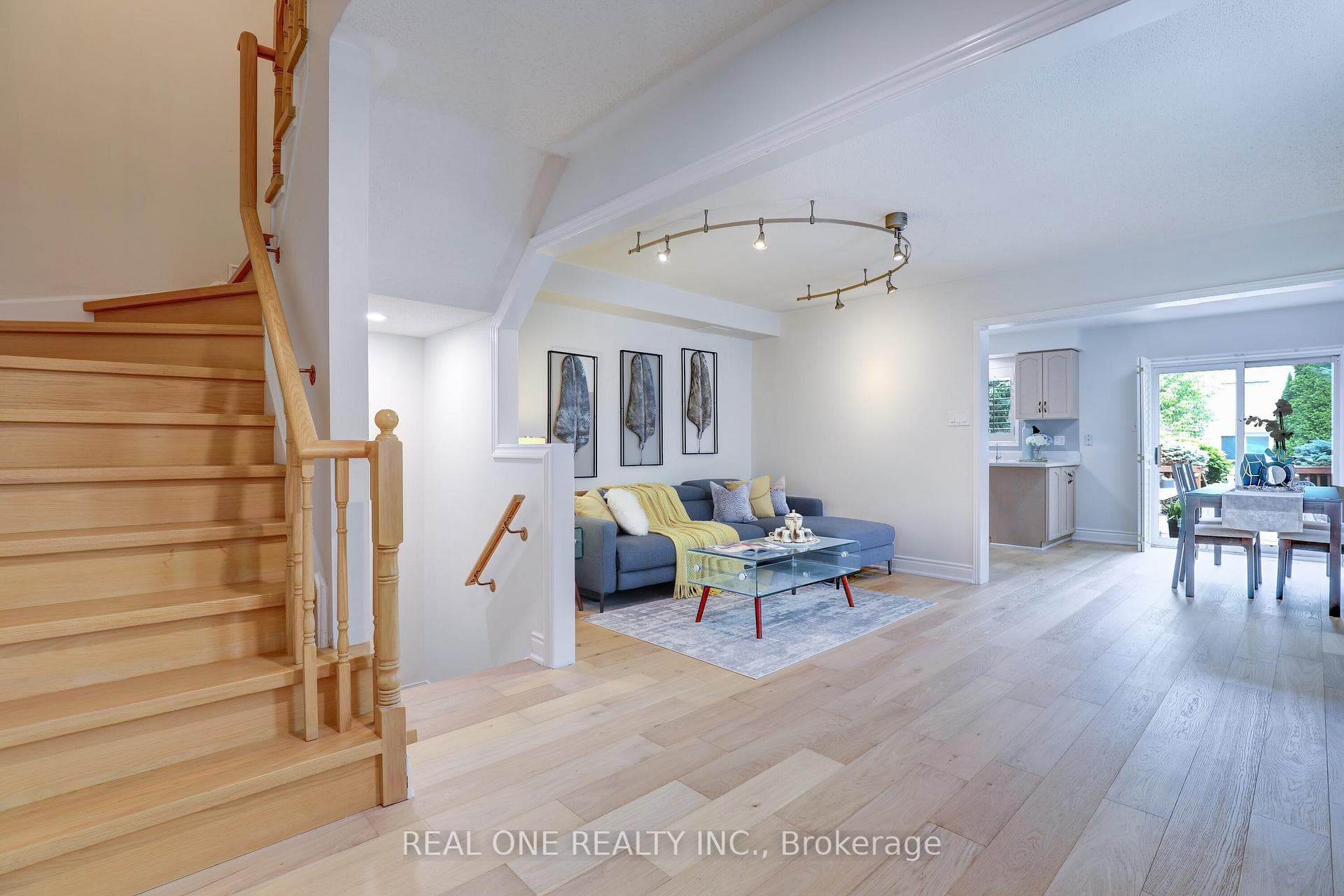45 Benjamin Hood Crescent photo 14