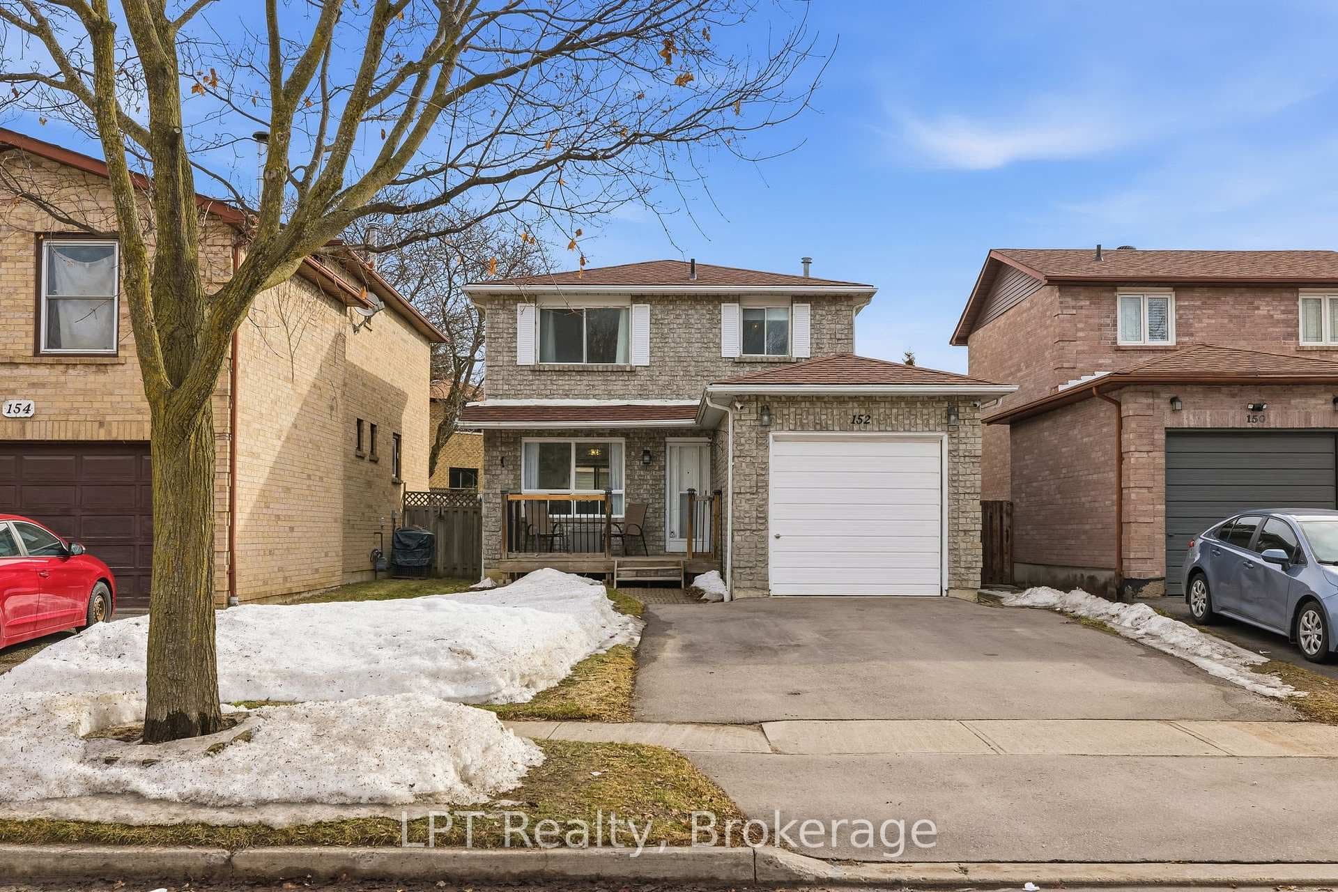 152 Ravenscroft Road photo 1