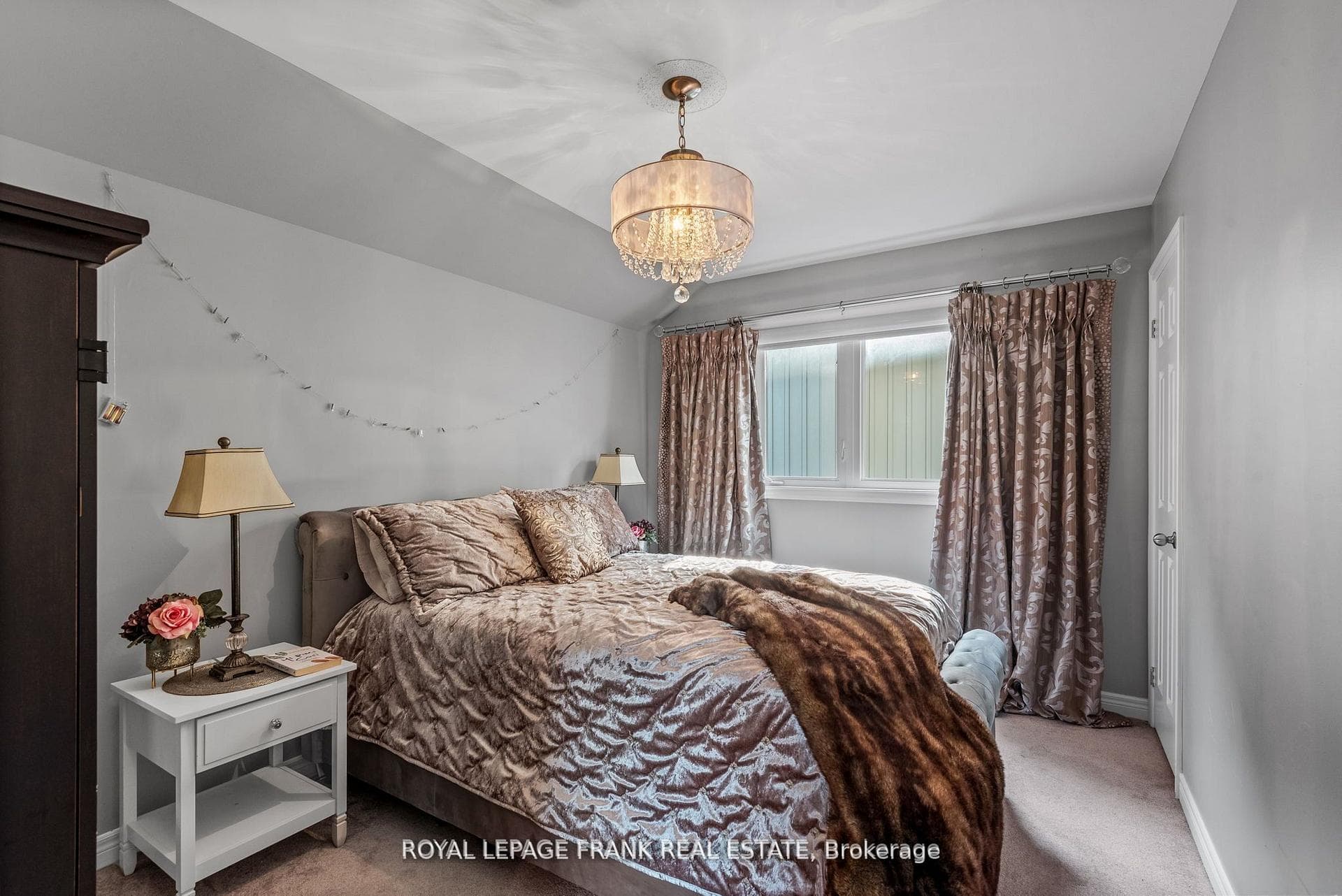 80 Courtney Street photo 28