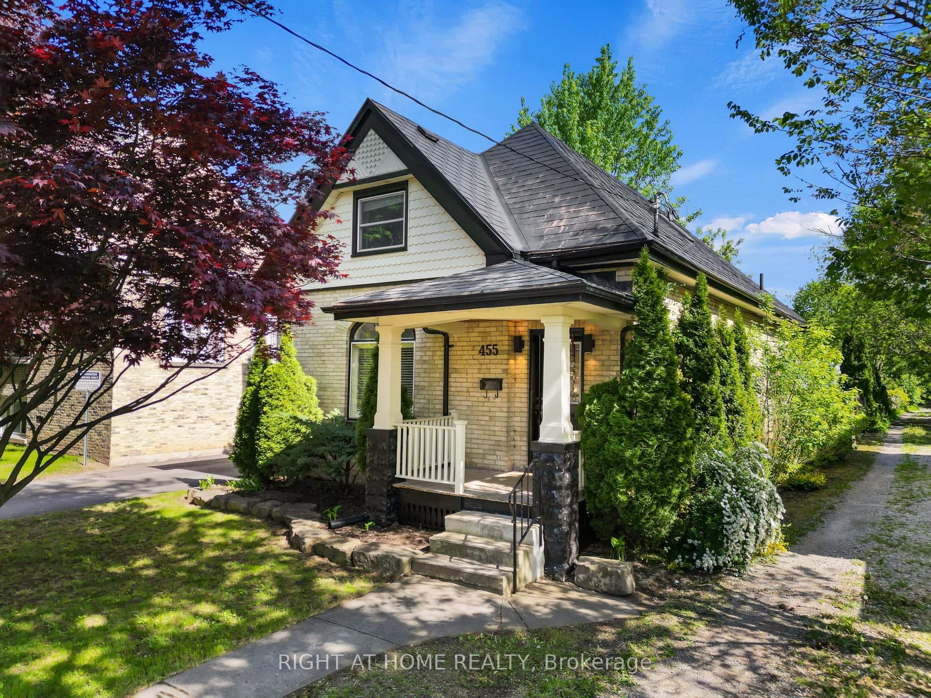 455 St James Street photo 1