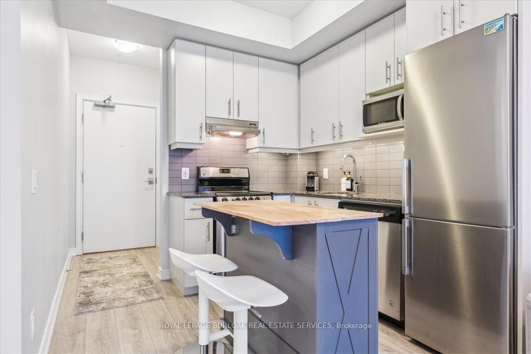 10 Esplanade Lane Unit 215 photo 10