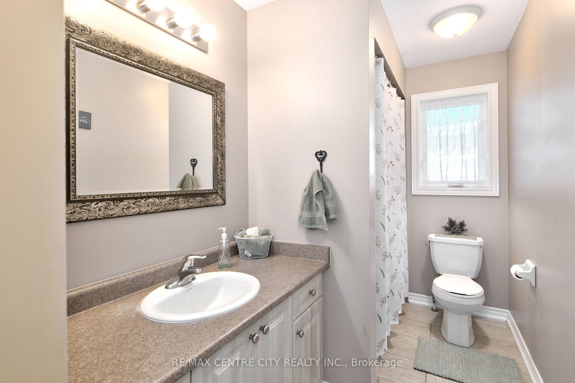 595224 4th Line photo 17
