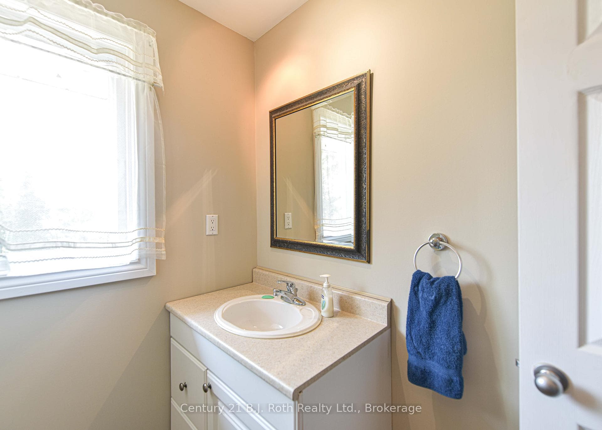 138 LAKE DALRYMPLE Road photo 32