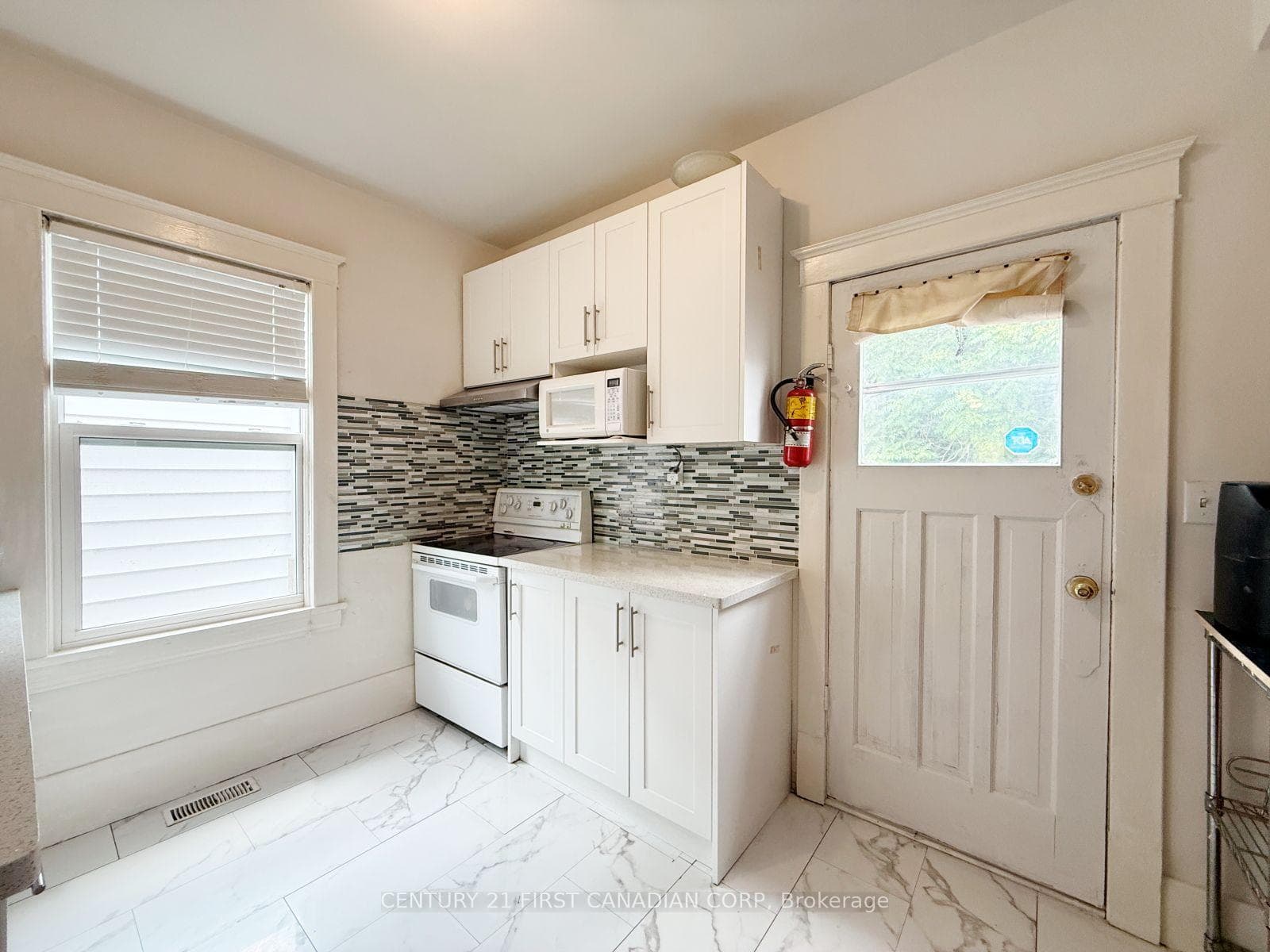 827 Quebec Street photo 14