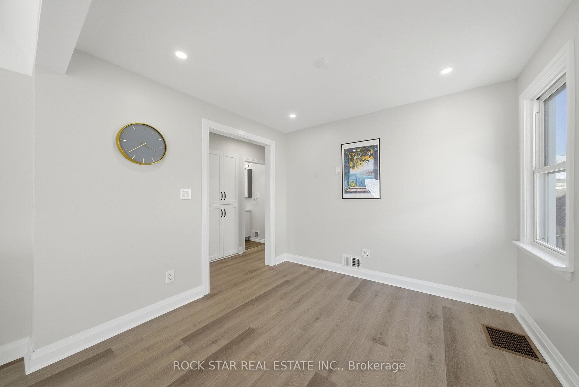 86 East 38th Street photo 9