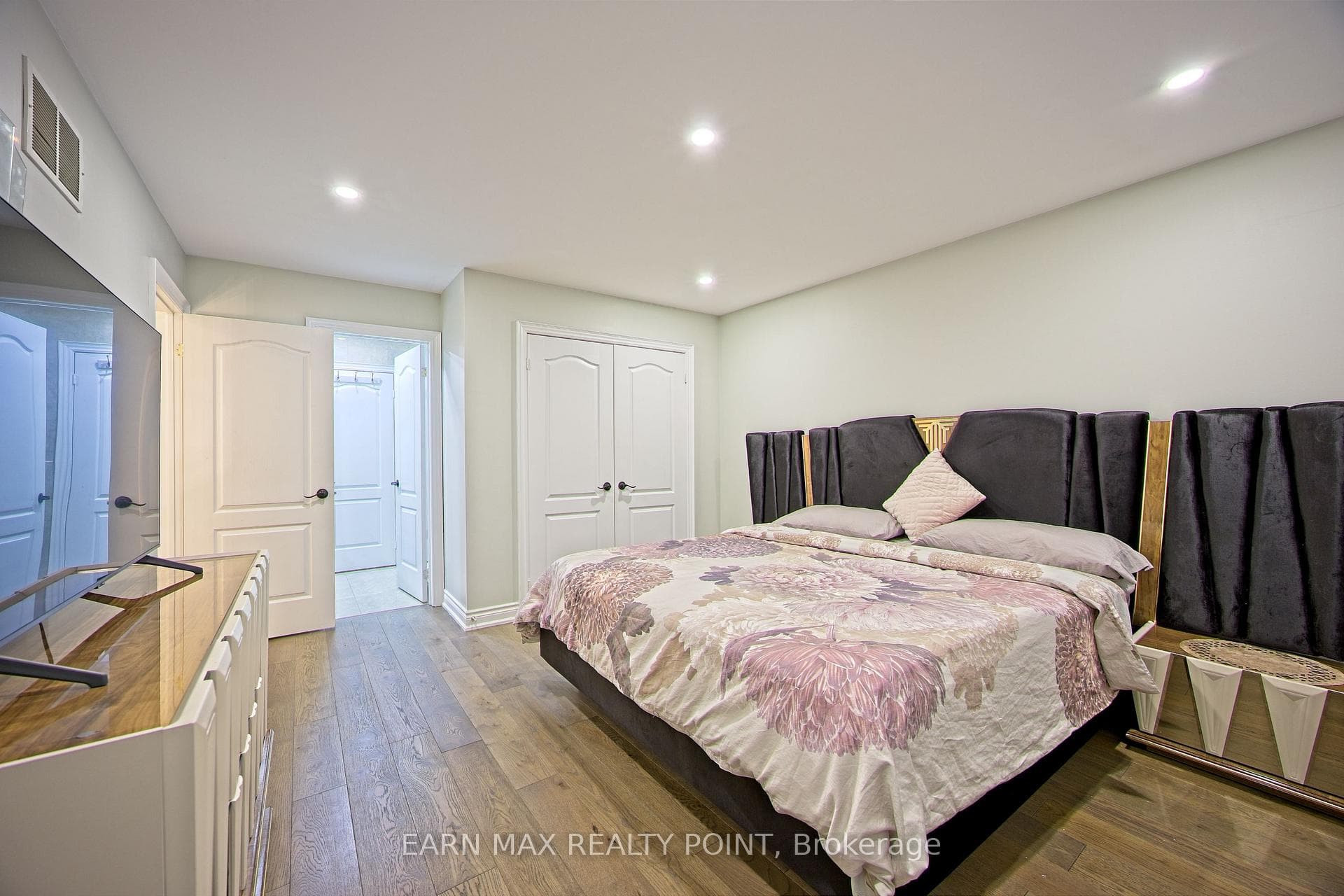 66 Jacksonville Drive photo 29