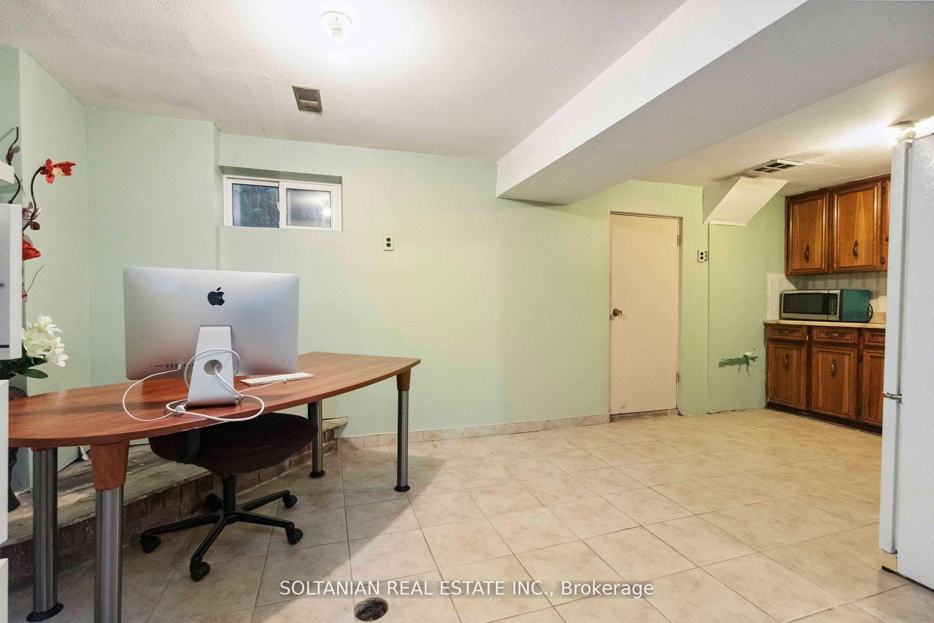 102 Elnathan Crescent photo 26