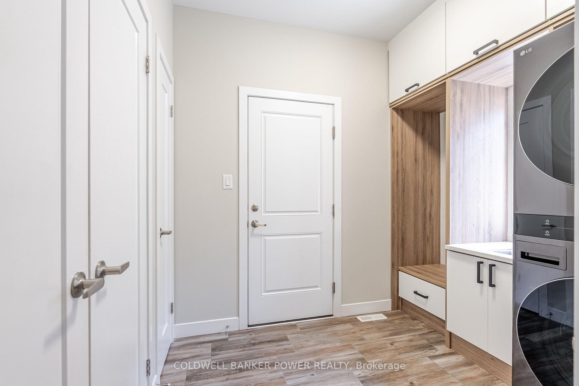 2224 Yellowbirch Place photo 22
