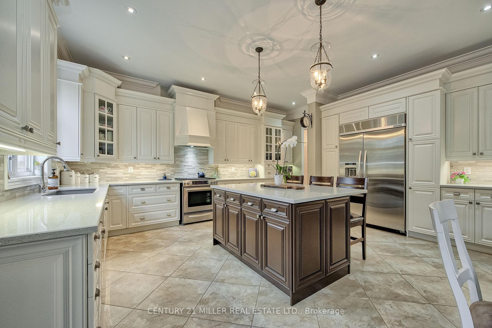 2334 Rideau Drive photo 12