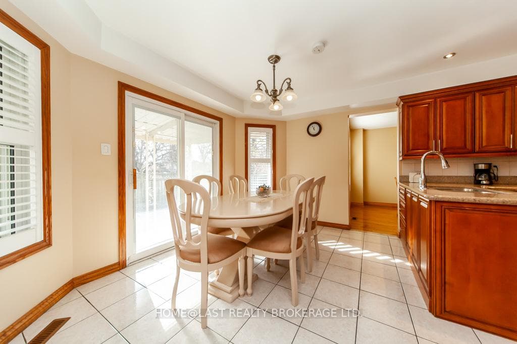 138 Orleans Drive photo 8