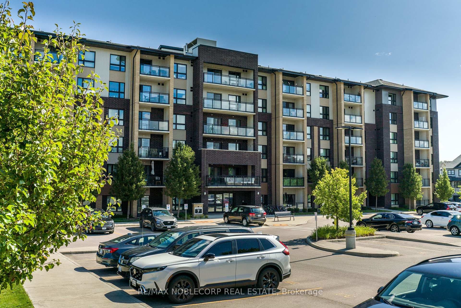 7 Kay Crescent Unit 504 photo 4