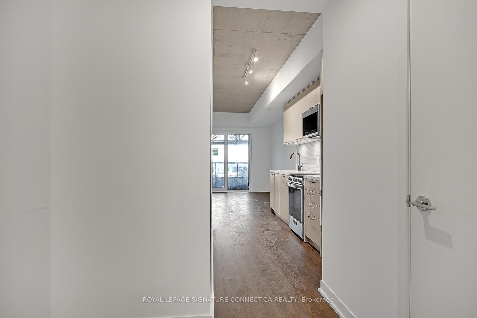 1808 St Clair Avenue Unit 519 photo 5
