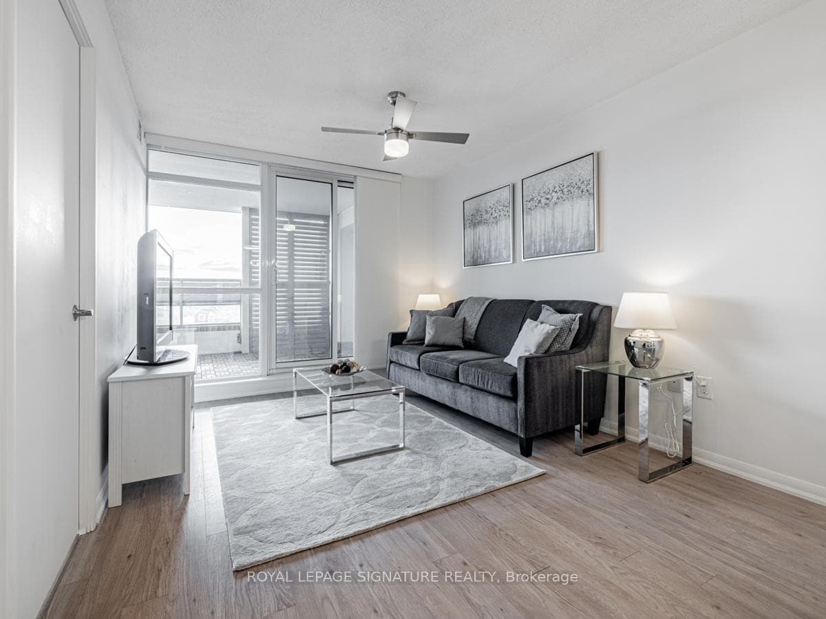 800 Lawrence Avenue Unit 513 photo 4