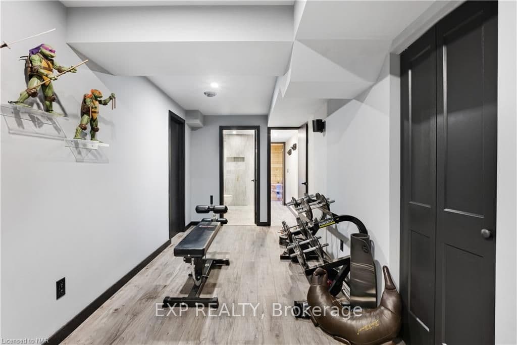 300 RICHMOND Street Unit 17 photo 41