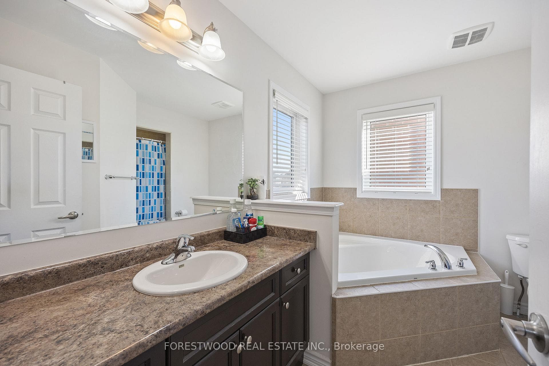 93 Enford Crescent photo 14
