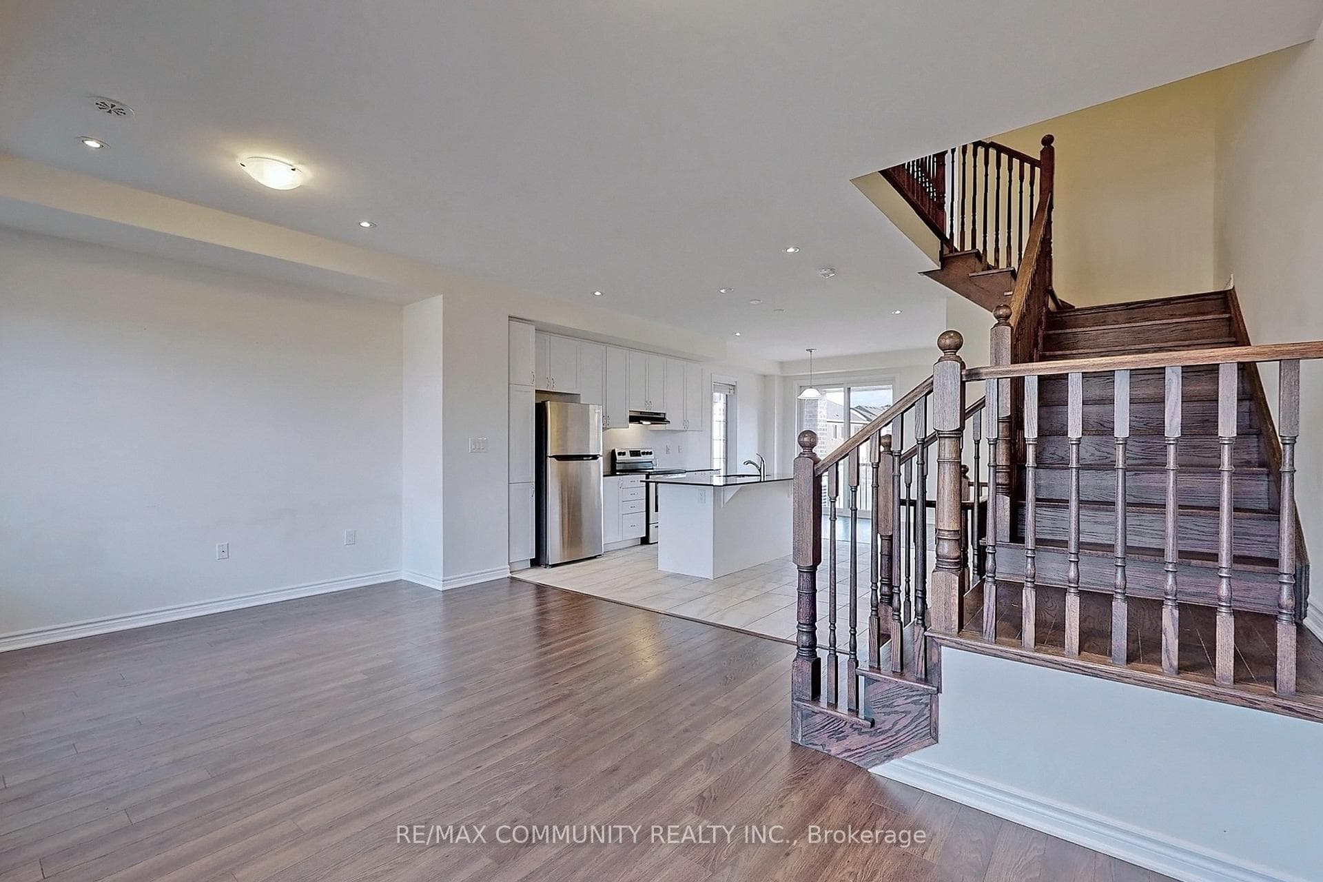 12 Fiesta Way photo 5