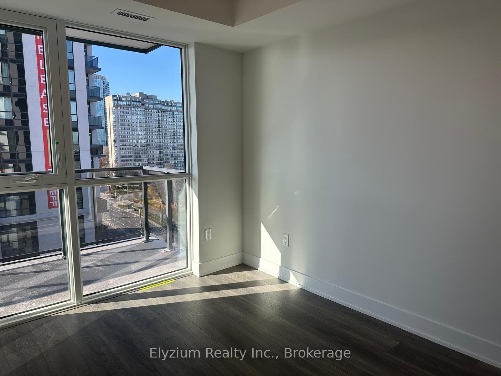 204 Burnhamthorpe Road Unit 1003 photo 12