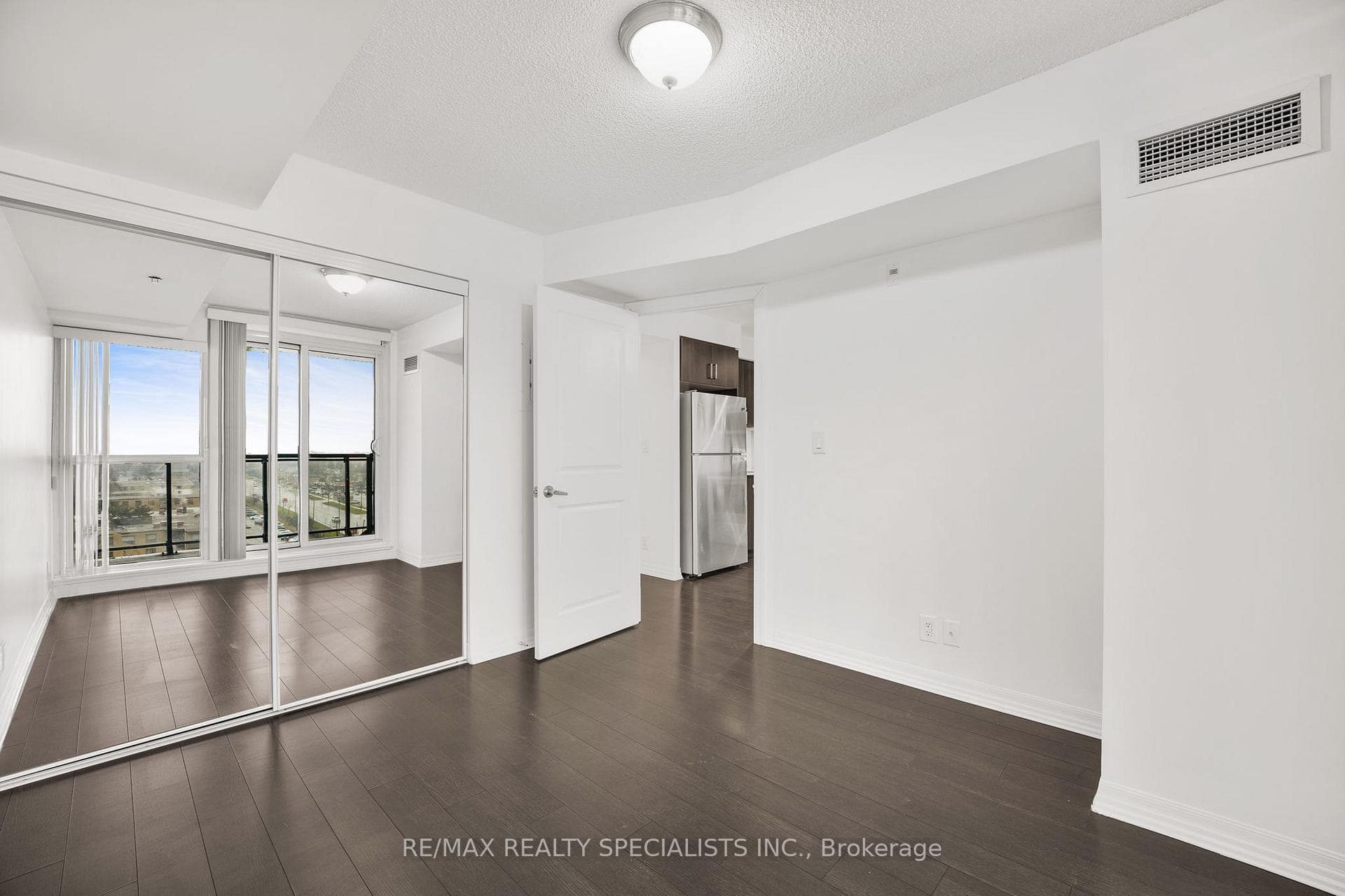 80 Esther Lorrie Drive Unit 1015 photo 9