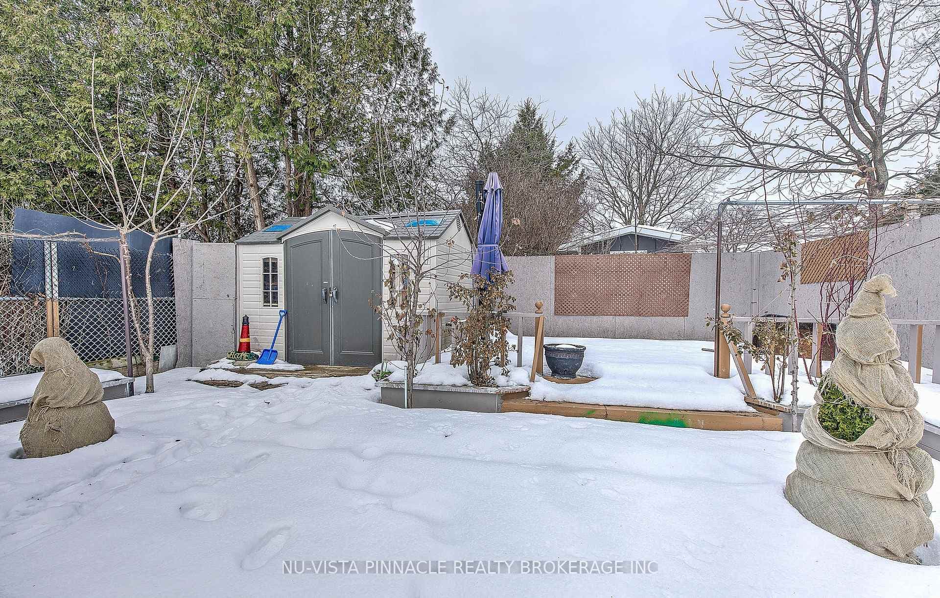 34 ROSAMOND Crescent photo 34