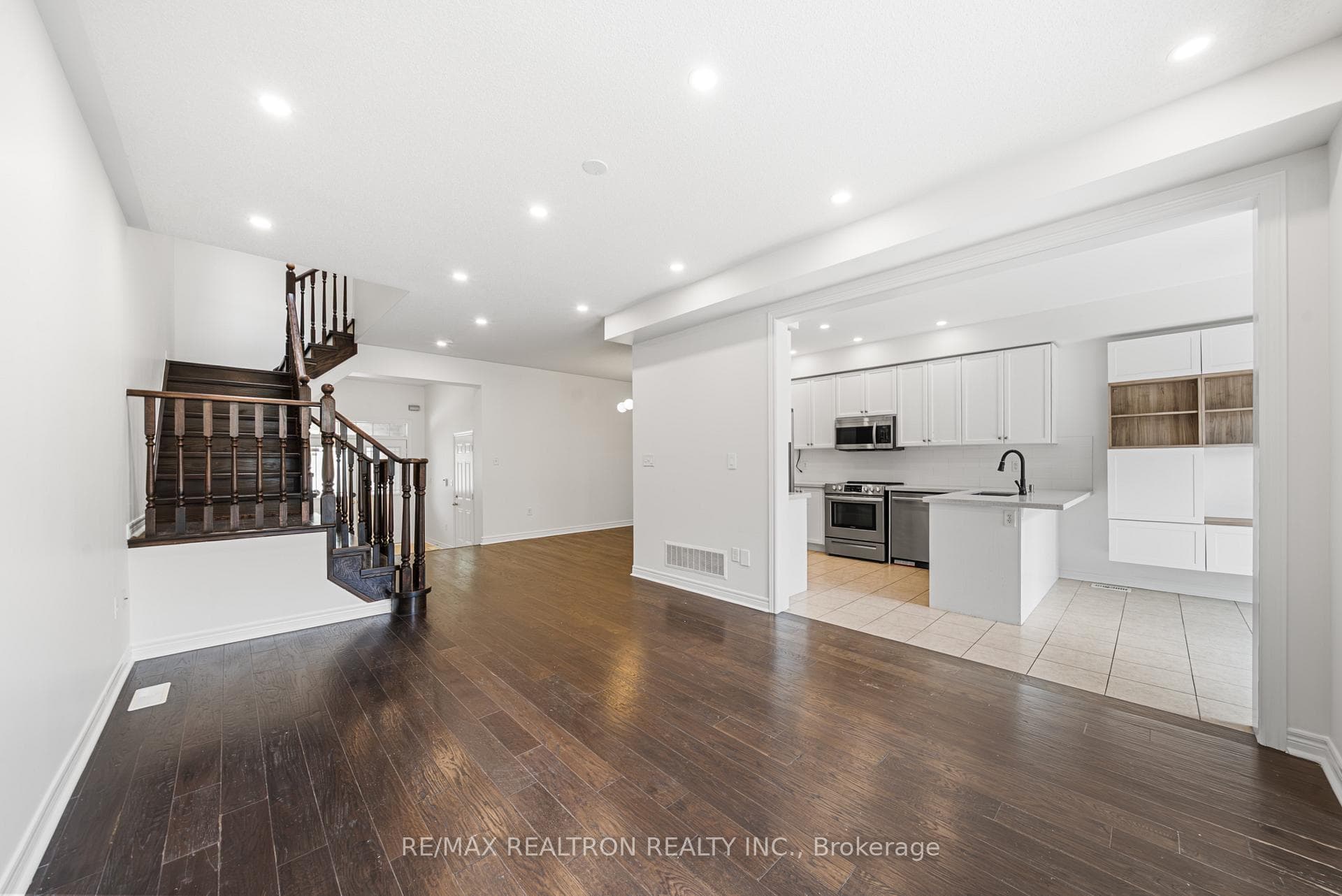 3275 Stalybridge Drive Unit 58 photo 4