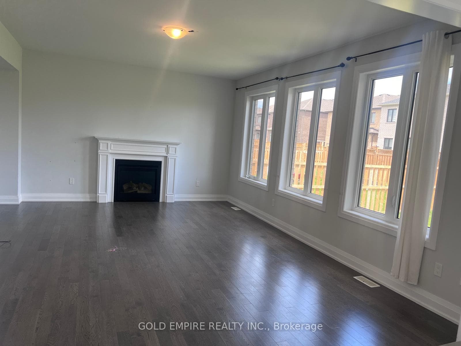 1067 EDINBURGH Drive photo 29