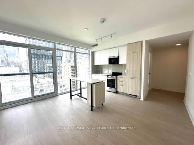 65 Mutual Street Unit 1504 photo 4