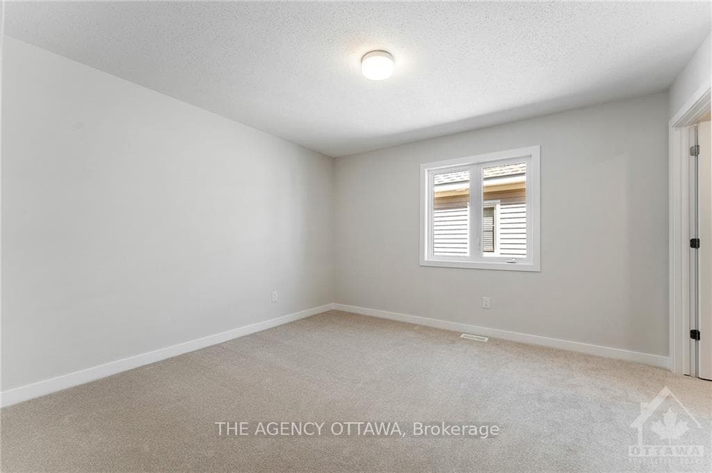 89 HACKAMORE Crescent photo 16