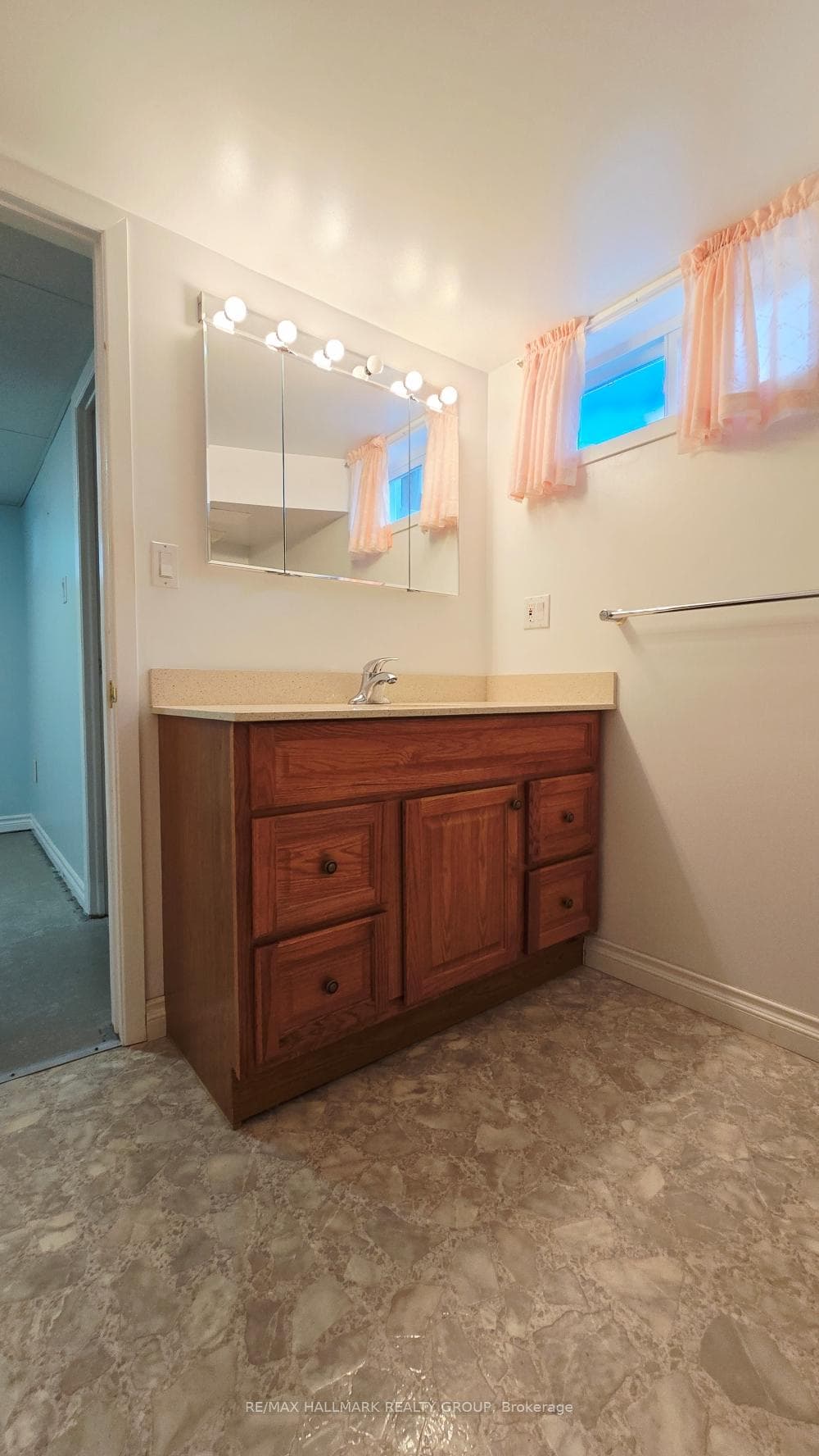 38 Hadley Circle photo 28