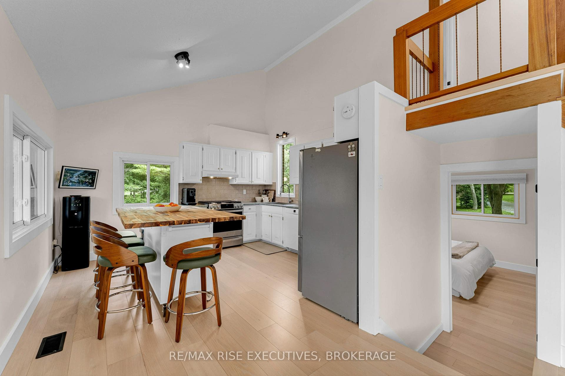 1520 Shore Road photo 17