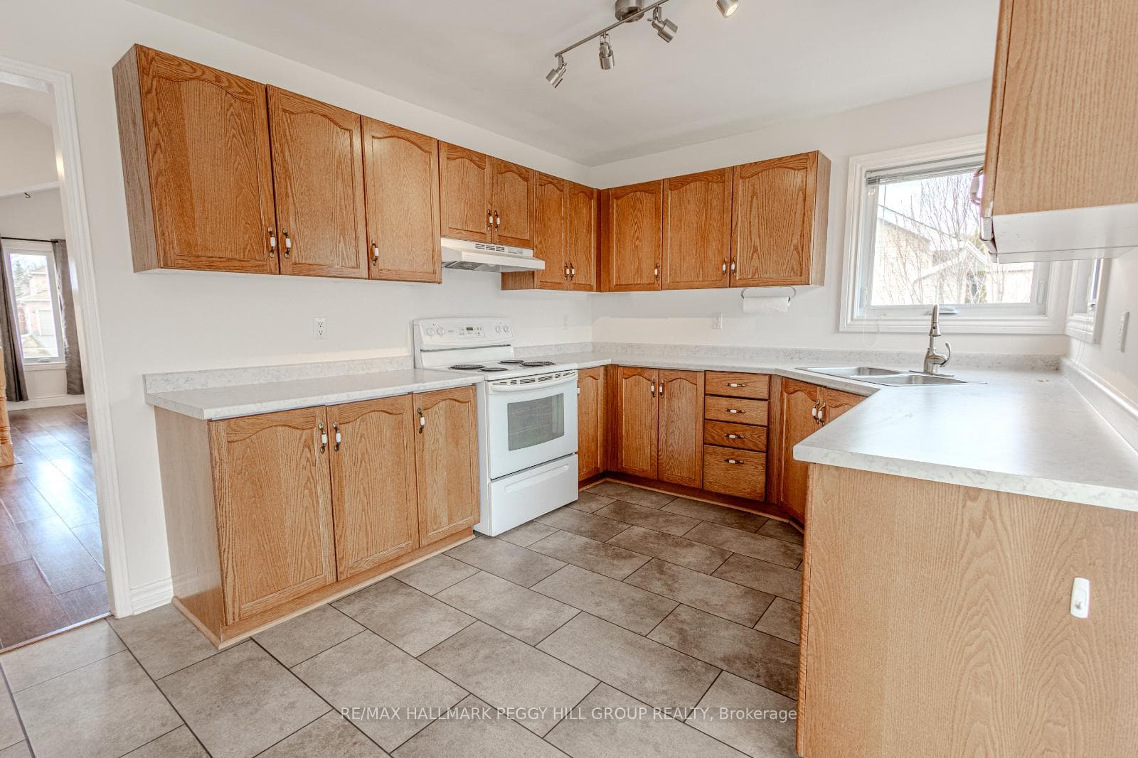 70 Hurst Drive photo 5