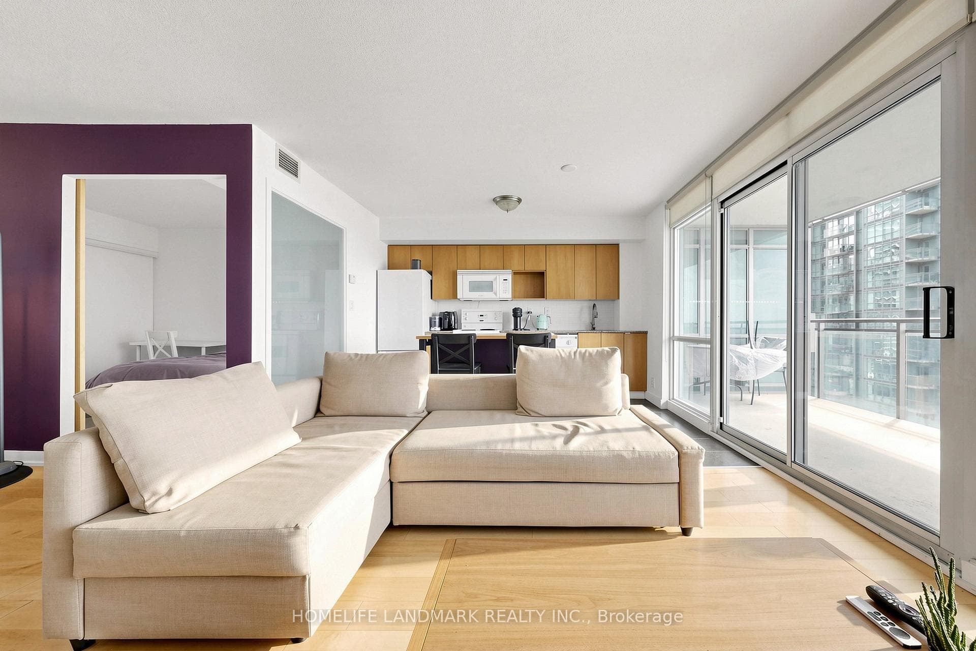 15 Fort York Boulevard Unit 2811 photo 9