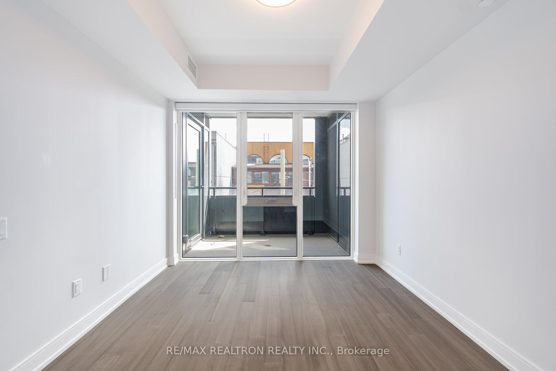 664 Spadina Avenue Unit 303 photo 10