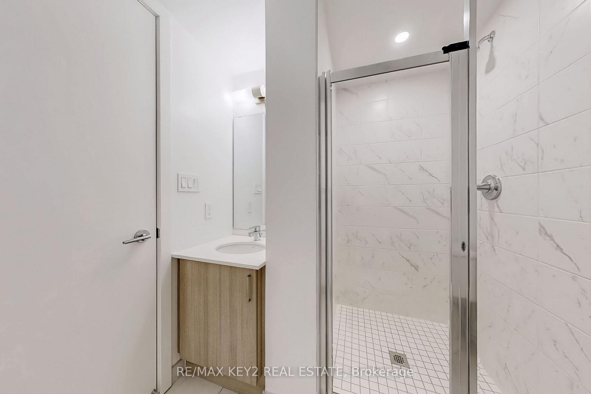 556 Marlee Avenue Unit 620 photo 20