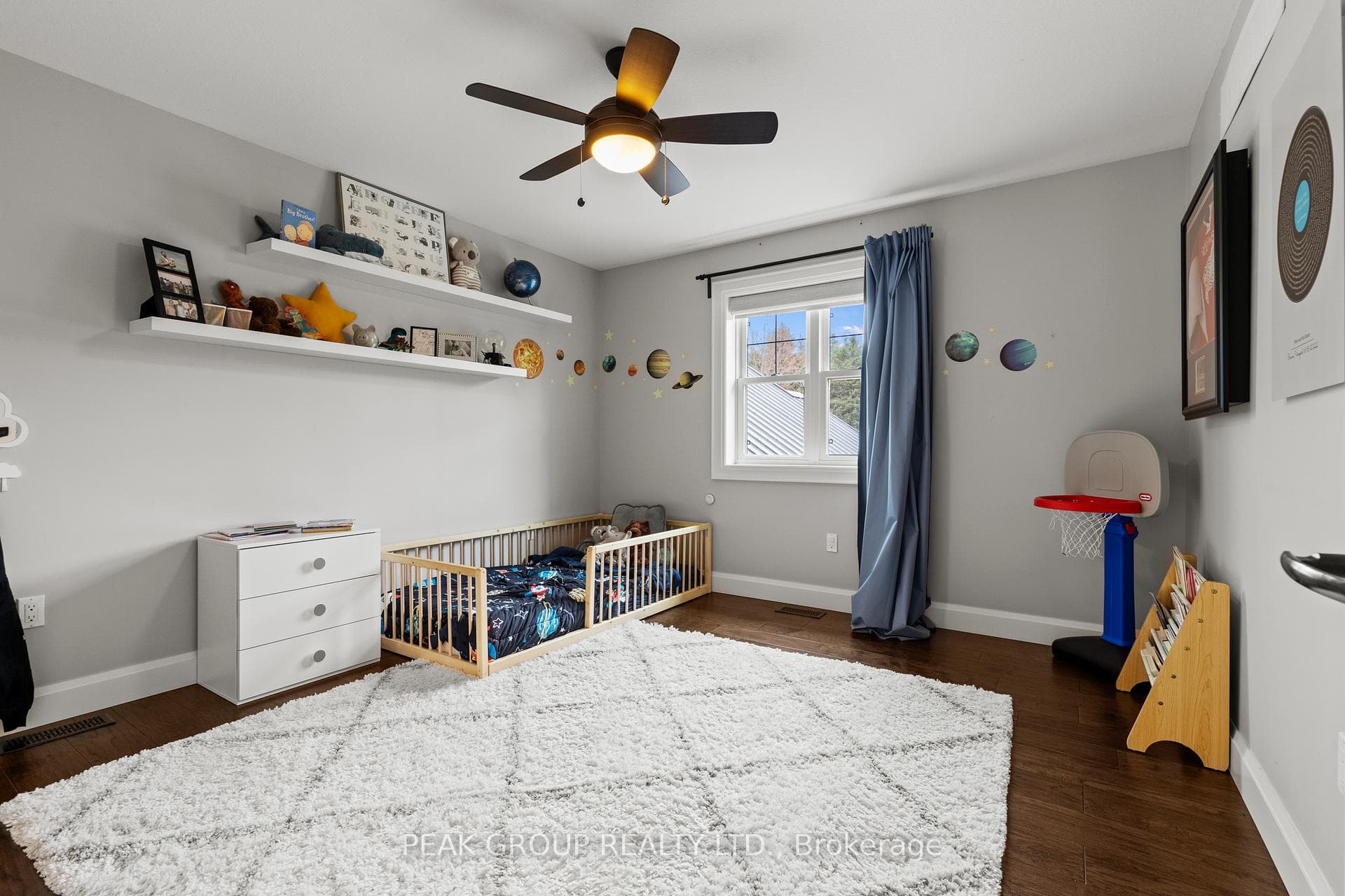 662 Foss Road photo 32