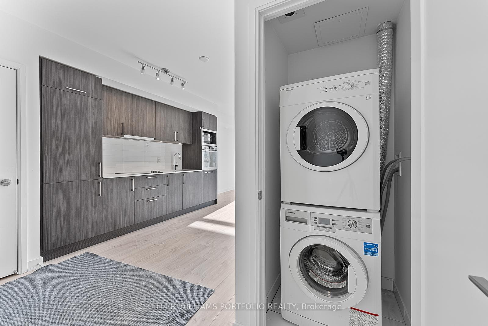 27 Bathurst Street Unit 507 photo 24
