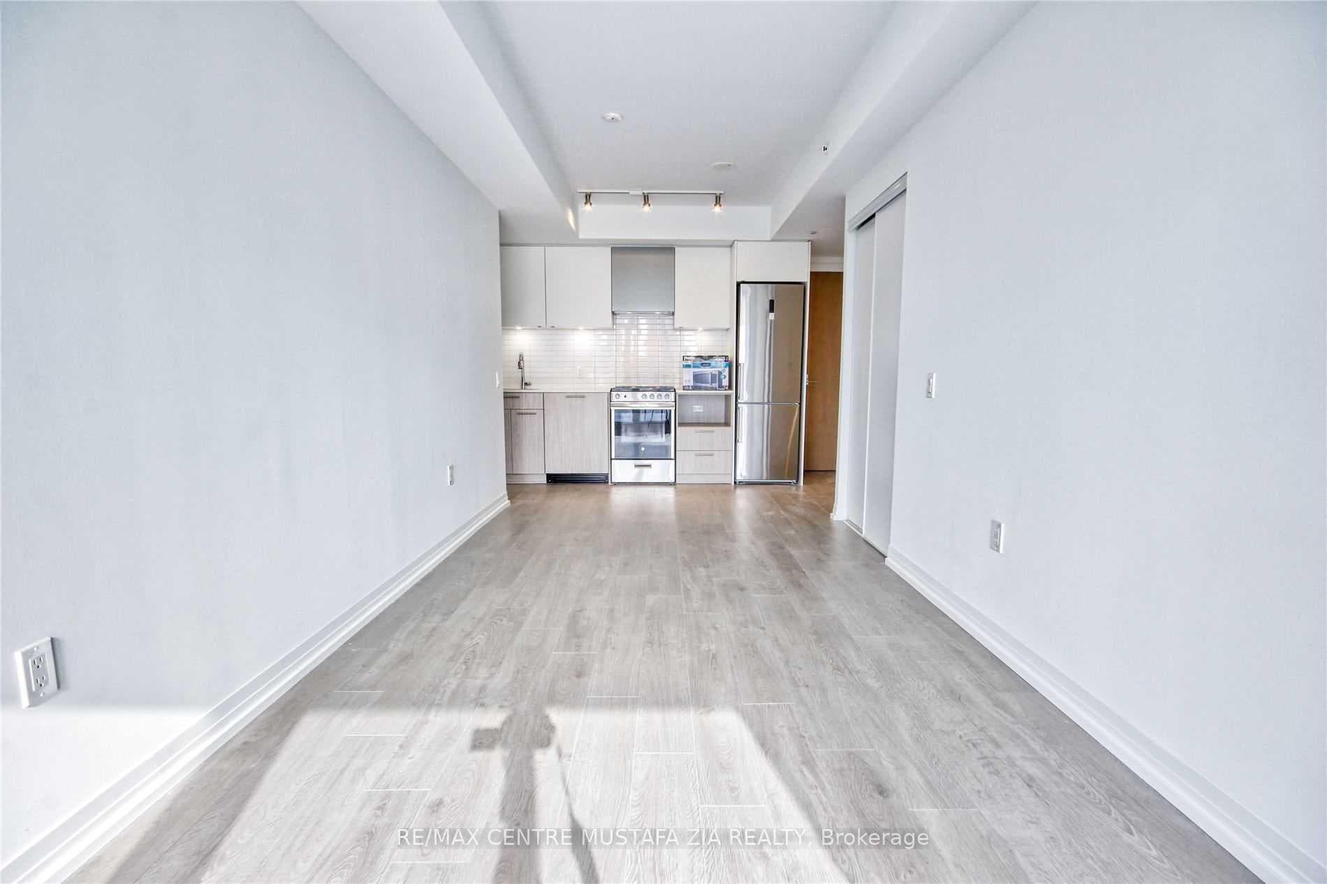 251 Jarvis Street Unit 1630 photo 9