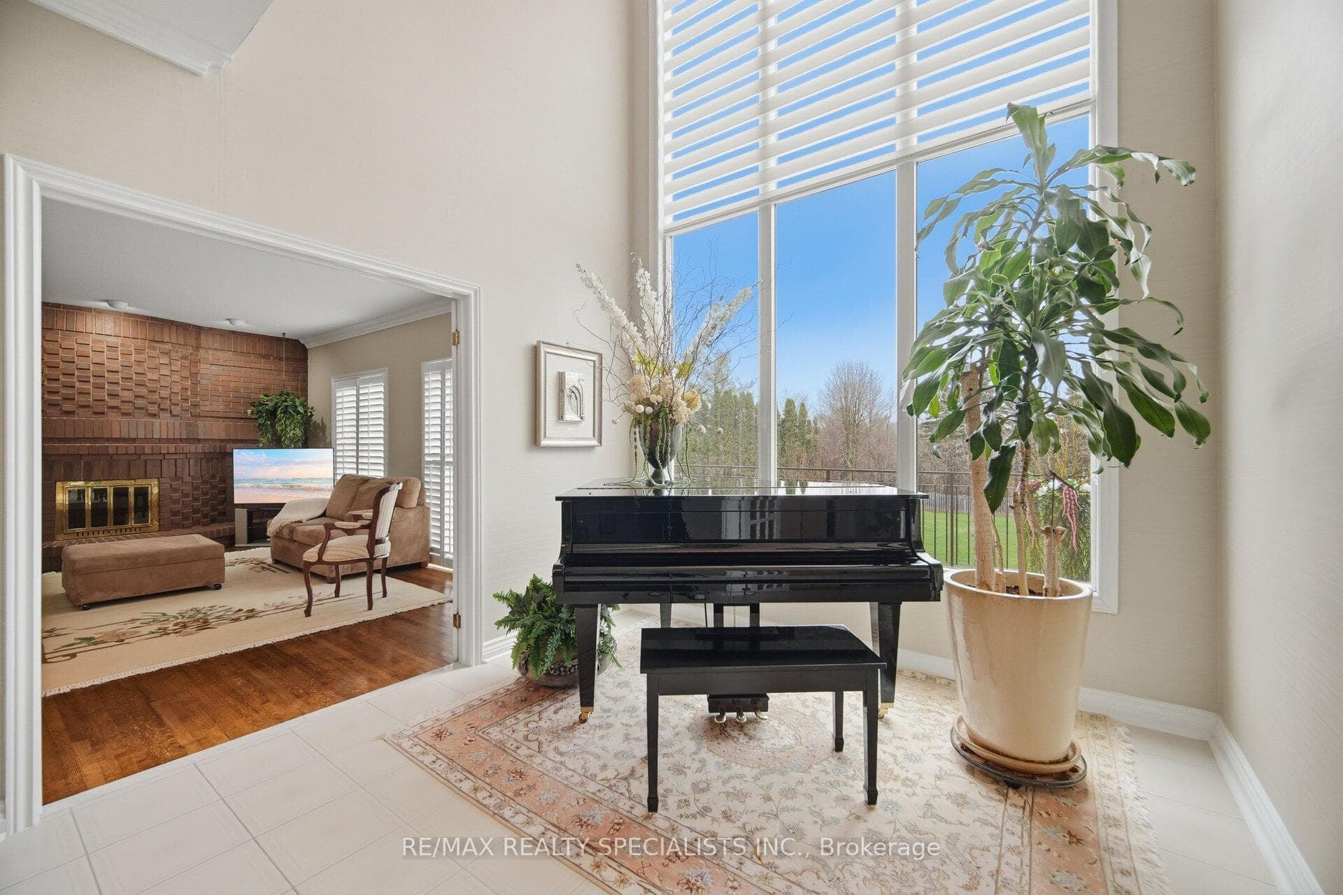 Floor to ceiling windows