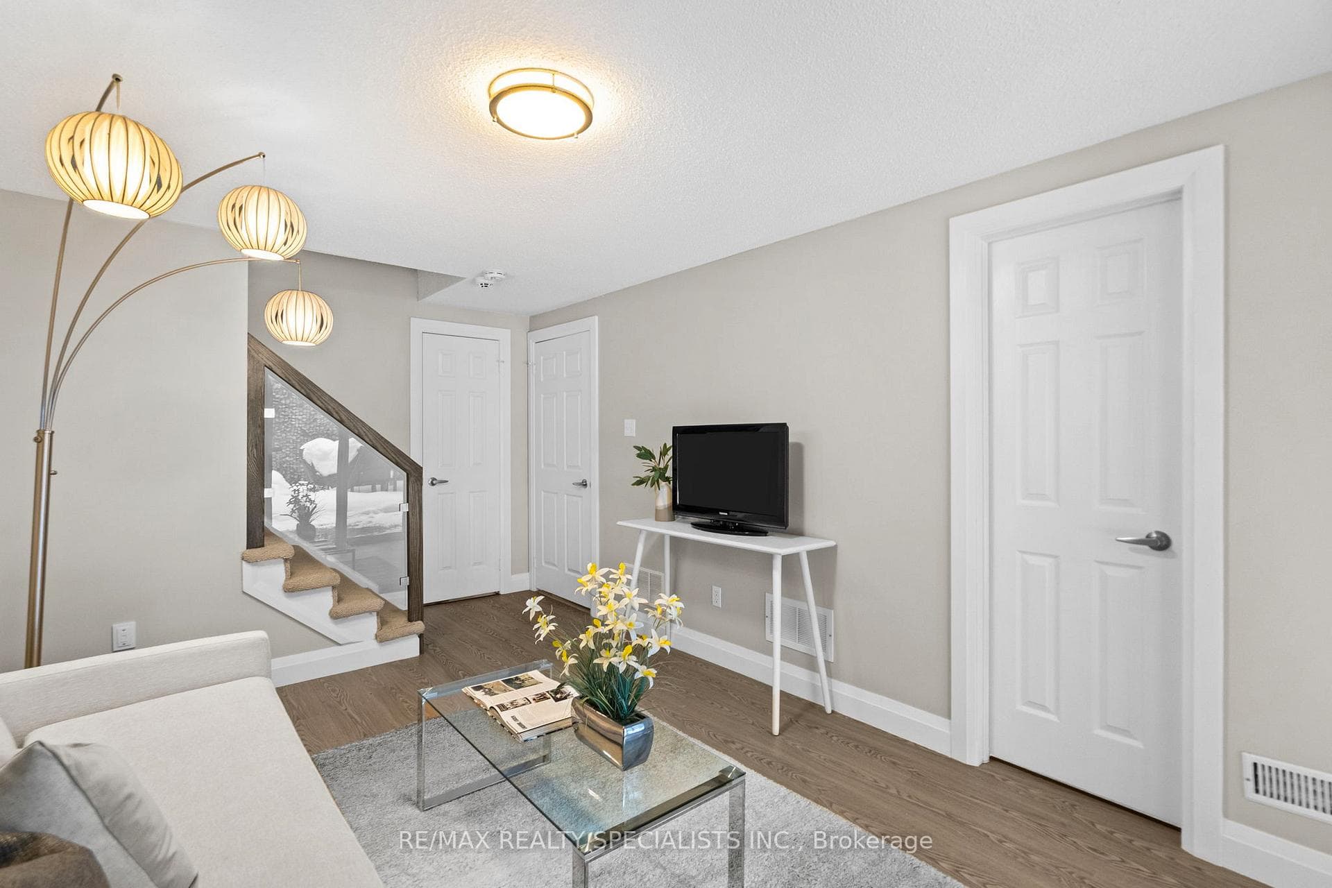 8 Bluewater Court photo 34