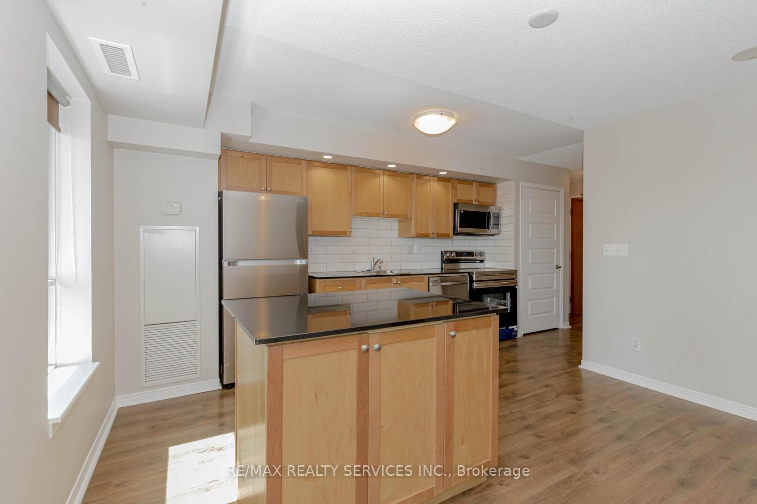 215 Queen Street Unit 808 photo 13