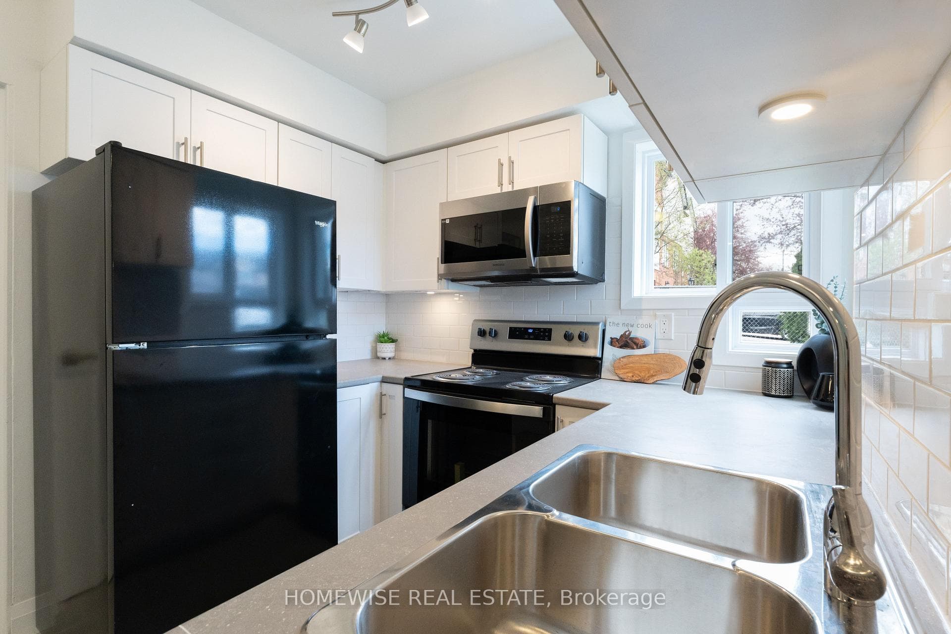 240 Ormond Drive Unit D4 photo 9