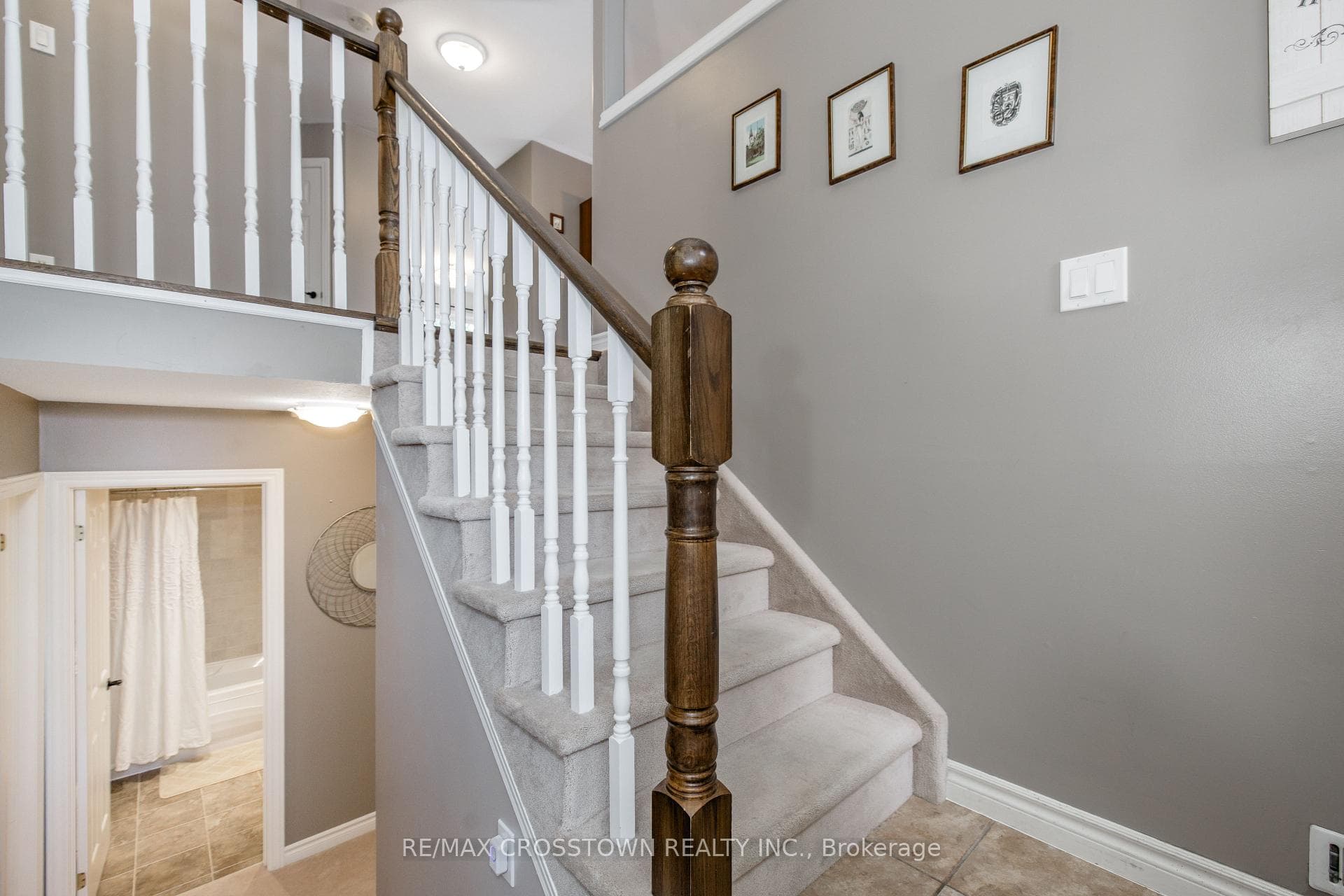 11 Revelstoke Court photo 5