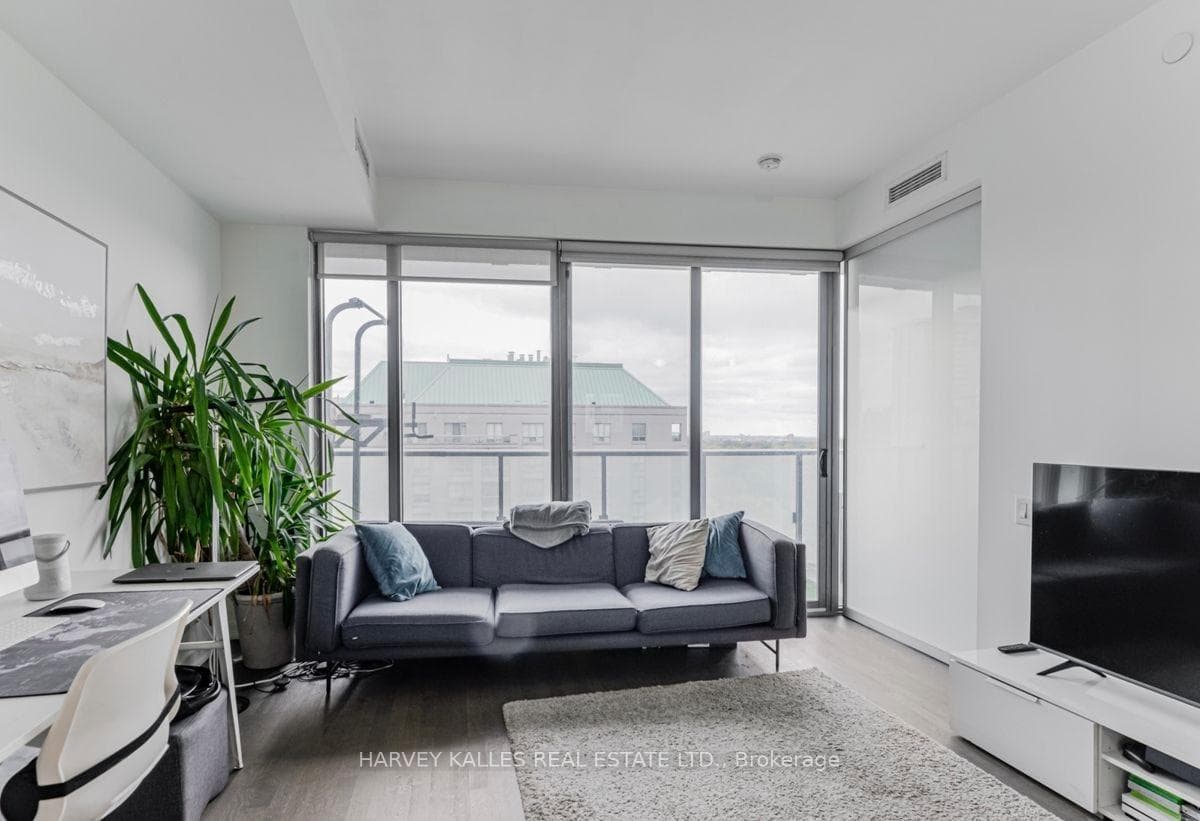 1815 Yonge Street Unit 1407 photo 11