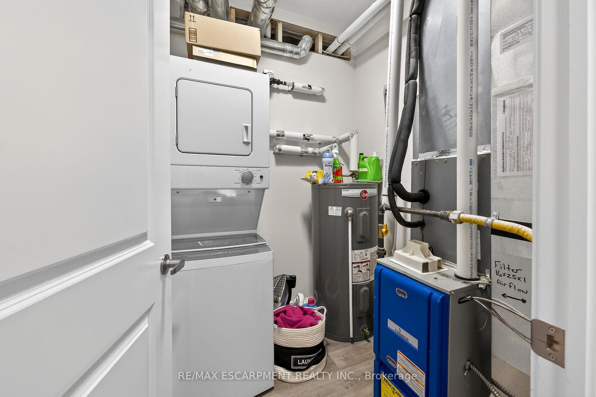 261 King Street Unit 302 photo 31