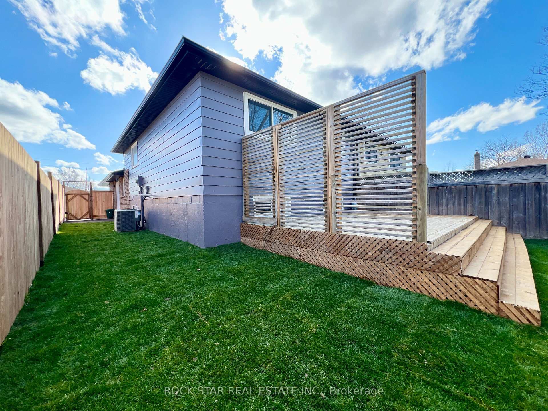 SIDE YARD