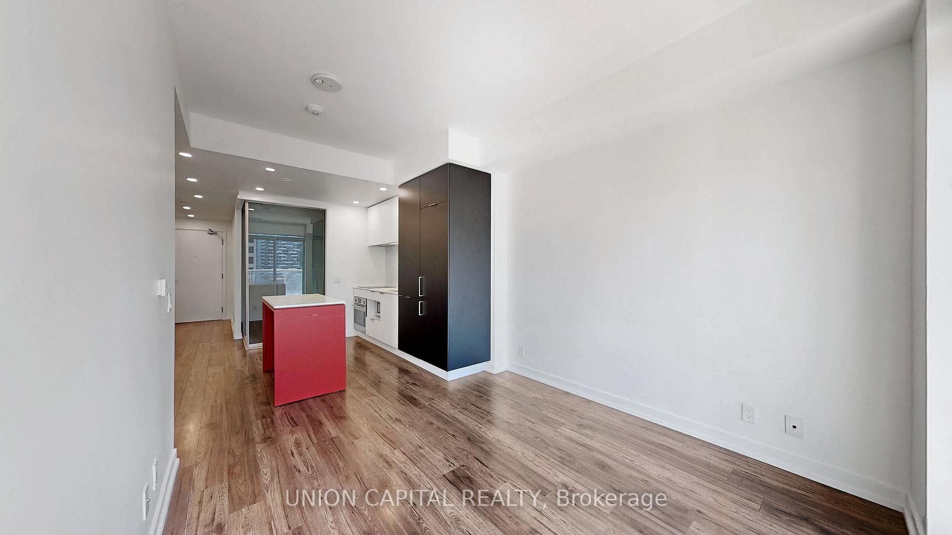 33 Helendale Avenue Unit 1013 photo 4