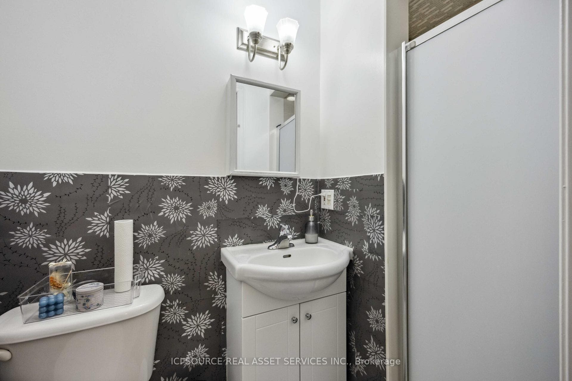 2 Waring Court Unit Main Fl photo 6