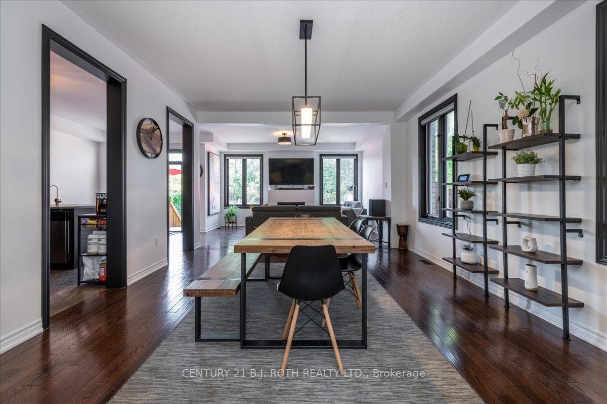 1327 Hunter Street photo 8