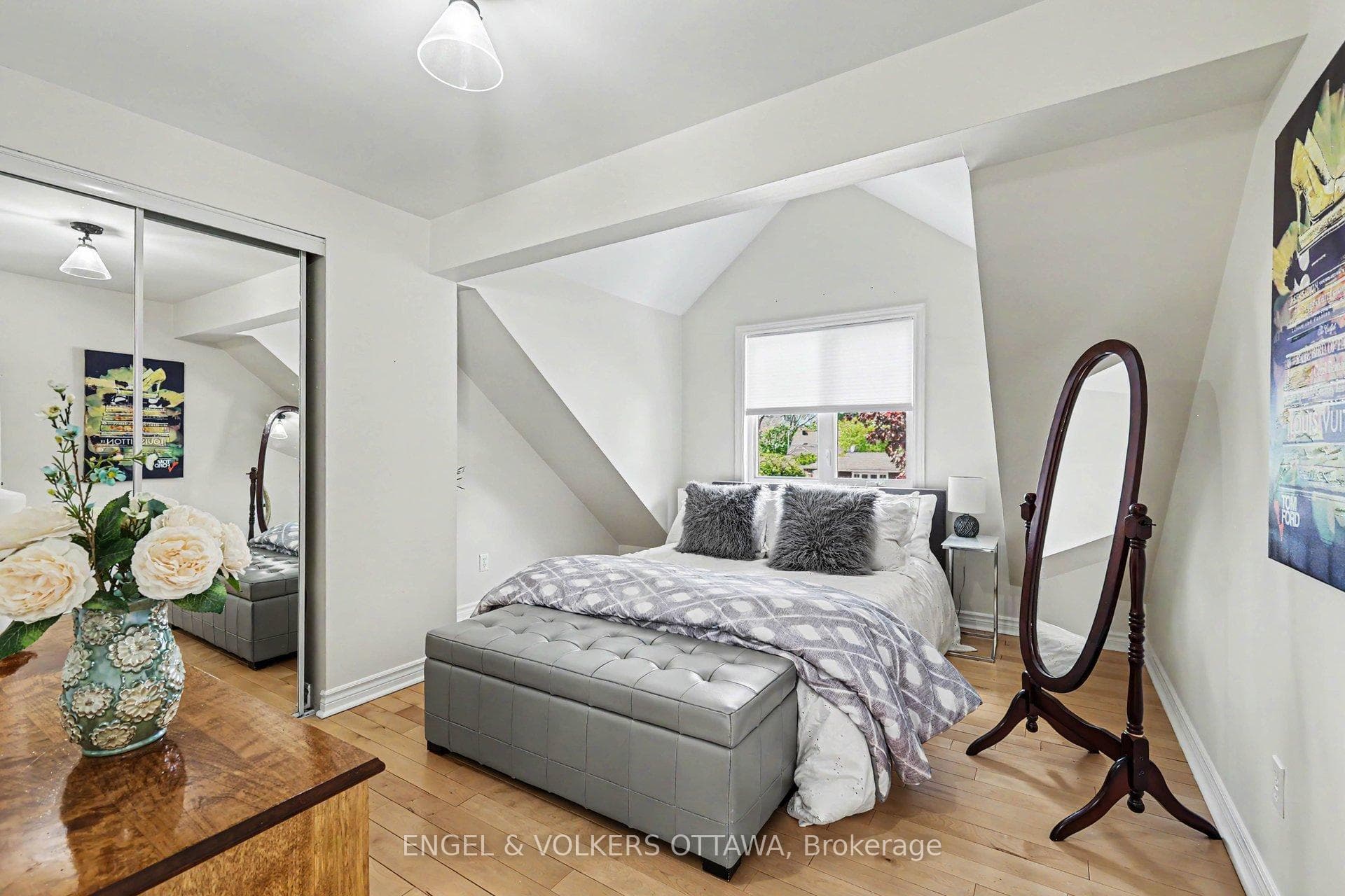 176 Sanford Avenue photo 22