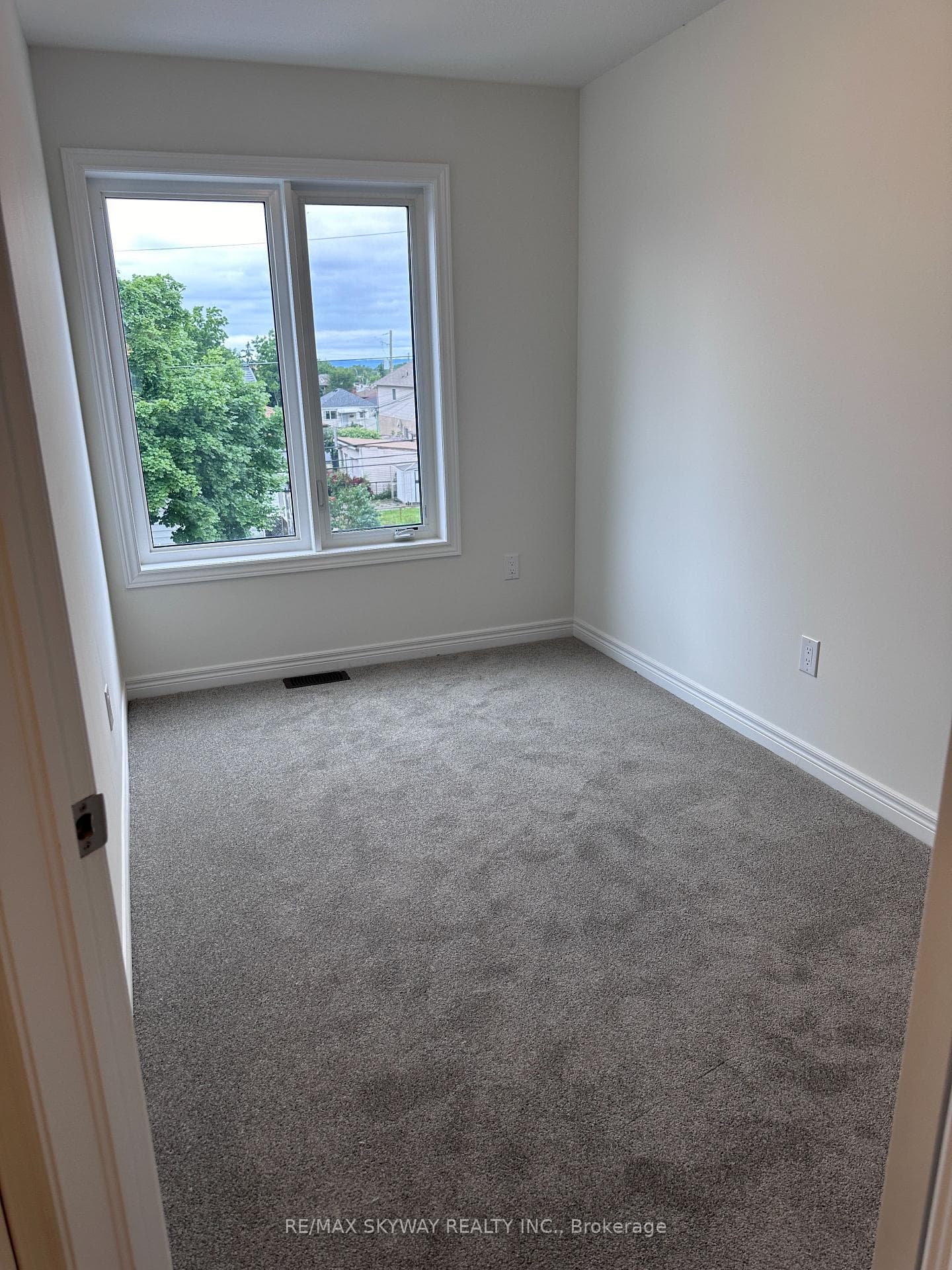 6 Reid Avenue photo 20